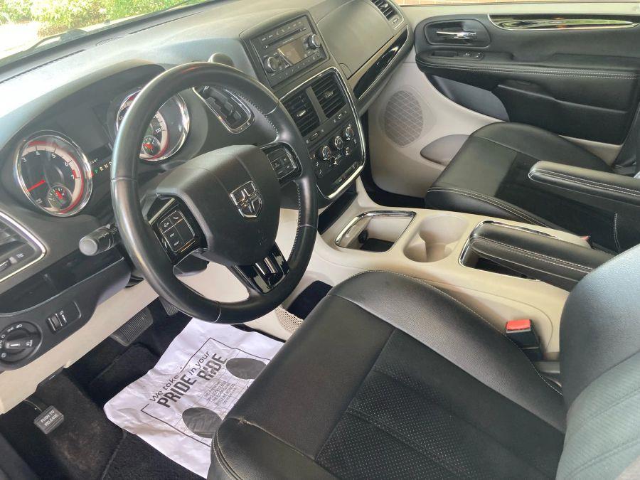 2017 Dodge Grand Caravan Passenger SXT Minivan 4D, available for sale in Wolcott, New York | Auto Hunter CNY. Wolcott, New York 2017 Dodge Grand Caravan Passenger SXT Minivan 4D, available for sale in Wolcott, New York | Auto Hunter CNY. Wolcott, New York