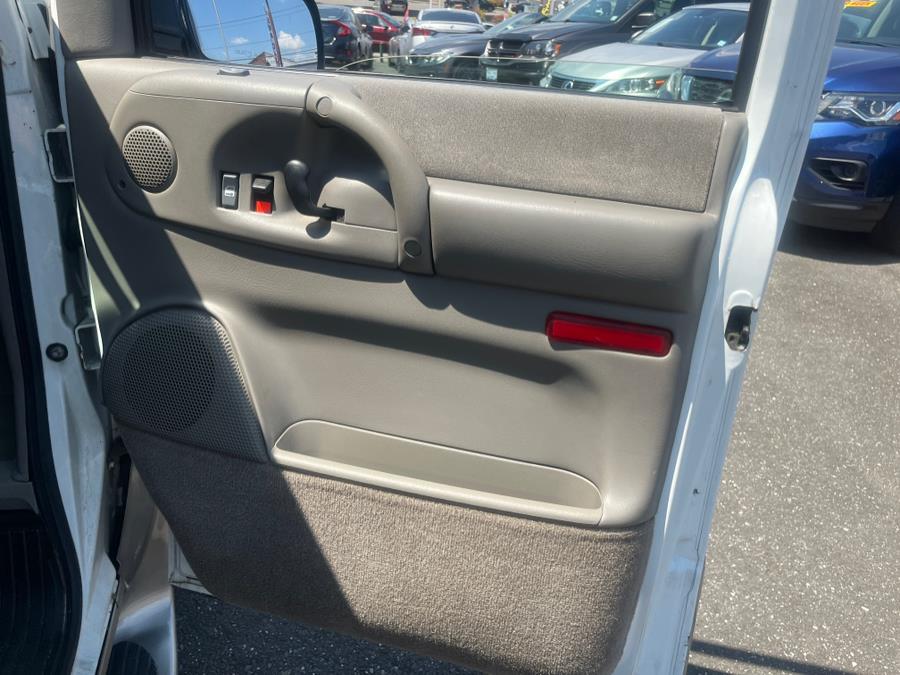 2005 GMC Safari Ext 111" WB AWD, available for sale in Rosedale, New York | Sunrise Auto Sales. Rosedale, New York 2005 GMC Safari Ext 111" WB AWD, available for sale in Rosedale, New York | Sunrise Auto Sales. Rosedale, New York