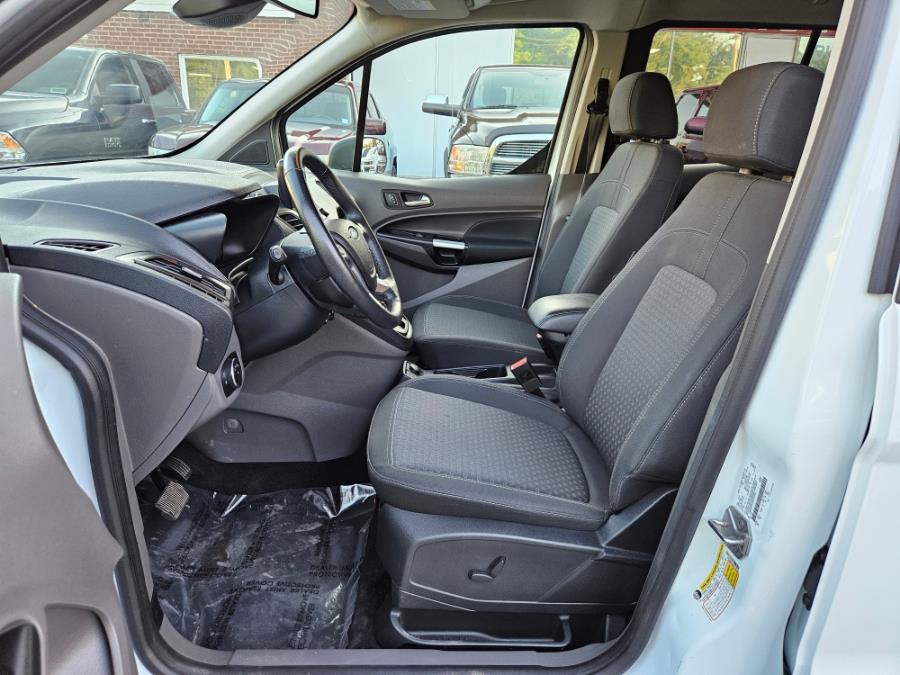 2022 Ford Transit Connect Wagon XLT LWB w/Rear Liftgate, available for sale in East Windsor, Connecticut | Toro Auto. East Windsor, Connecticut 2022 Ford Transit Connect Wagon XLT LWB w/Rear Liftgate, available for sale in East Windsor, Connecticut | Toro Auto. East Windsor, Connecticut