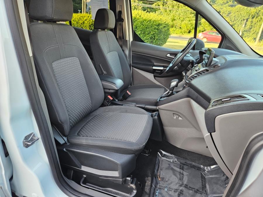 2022 Ford Transit Connect Wagon XLT LWB w/Rear Liftgate, available for sale in East Windsor, Connecticut | Toro Auto. East Windsor, Connecticut 2022 Ford Transit Connect Wagon XLT LWB w/Rear Liftgate, available for sale in East Windsor, Connecticut | Toro Auto. East Windsor, Connecticut