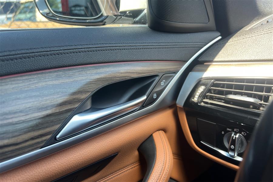 2020 Bmw 530i xDrive Sedan photo 35