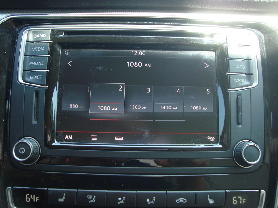 2016 Volkswagen Passat 4dr Sdn 1.8T Auto SE PZEV, available for sale in Manchester, Connecticut | Yara Motors. Manchester, Connecticut 2016 Volkswagen Passat 4dr Sdn 1.8T Auto SE PZEV, available for sale in Manchester, Connecticut | Yara Motors. Manchester, Connecticut