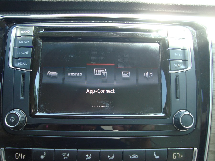 2016 Volkswagen Passat 4dr Sdn 1.8T Auto SE PZEV, available for sale in Manchester, Connecticut | Yara Motors. Manchester, Connecticut 2016 Volkswagen Passat 4dr Sdn 1.8T Auto SE PZEV, available for sale in Manchester, Connecticut | Yara Motors. Manchester, Connecticut