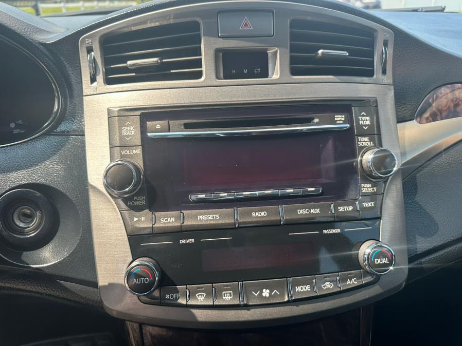 2012 Toyota Avalon 4dr Sdn Limited, available for sale in South Windsor, Connecticut | Mike And Tony Auto Sales, Inc. South Windsor, Connecticut 2012 Toyota Avalon 4dr Sdn Limited, available for sale in South Windsor, Connecticut | Mike And Tony Auto Sales, Inc. South Windsor, Connecticut
