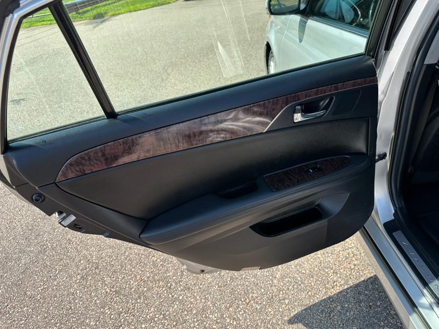 2012 Toyota Avalon 4dr Sdn Limited, available for sale in South Windsor, Connecticut | Mike And Tony Auto Sales, Inc. South Windsor, Connecticut 2012 Toyota Avalon 4dr Sdn Limited, available for sale in South Windsor, Connecticut | Mike And Tony Auto Sales, Inc. South Windsor, Connecticut