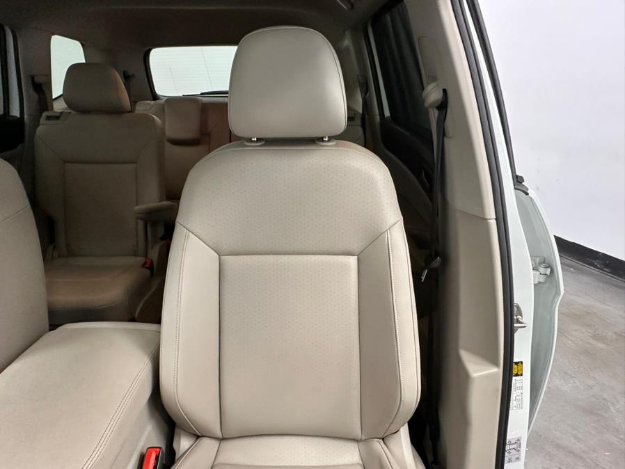 2019 Volkswagen Atlas 3.6L V6 SE w/Technology 4MOTION, available for sale in Linden, New Jersey | East Coast Auto Group. Linden, New Jersey 2019 Volkswagen Atlas 3.6L V6 SE w/Technology 4MOTION, available for sale in Linden, New Jersey | East Coast Auto Group. Linden, New Jersey
