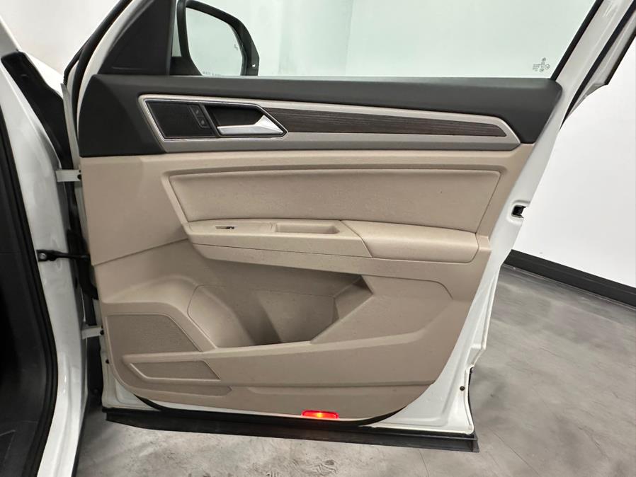 2019 Volkswagen Atlas 3.6L V6 SE w/Technology 4MOTION, available for sale in Linden, New Jersey | East Coast Auto Group. Linden, New Jersey 2019 Volkswagen Atlas 3.6L V6 SE w/Technology 4MOTION, available for sale in Linden, New Jersey | East Coast Auto Group. Linden, New Jersey