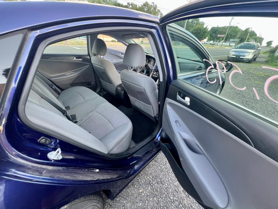 2013 Hyundai Sonata 4dr Sdn 2.4L Auto GLS, available for sale in Wallingford, Connecticut | Wallingford Auto Center LLC. Wallingford, Connecticut 2013 Hyundai Sonata 4dr Sdn 2.4L Auto GLS, available for sale in Wallingford, Connecticut | Wallingford Auto Center LLC. Wallingford, Connecticut