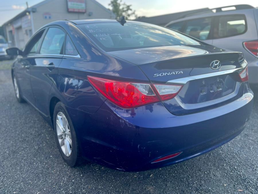2013 Hyundai Sonata 4dr Sdn 2.4L Auto GLS, available for sale in Wallingford, Connecticut | Wallingford Auto Center LLC. Wallingford, Connecticut 2013 Hyundai Sonata 4dr Sdn 2.4L Auto GLS, available for sale in Wallingford, Connecticut | Wallingford Auto Center LLC. Wallingford, Connecticut