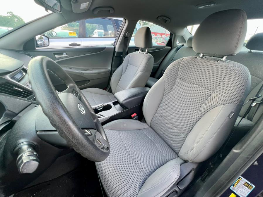 2013 Hyundai Sonata 4dr Sdn 2.4L Auto GLS, available for sale in Wallingford, Connecticut | Wallingford Auto Center LLC. Wallingford, Connecticut 2013 Hyundai Sonata 4dr Sdn 2.4L Auto GLS, available for sale in Wallingford, Connecticut | Wallingford Auto Center LLC. Wallingford, Connecticut