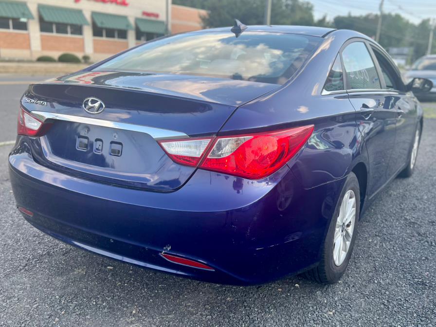 2013 Hyundai Sonata 4dr Sdn 2.4L Auto GLS, available for sale in Wallingford, Connecticut | Wallingford Auto Center LLC. Wallingford, Connecticut 2013 Hyundai Sonata 4dr Sdn 2.4L Auto GLS, available for sale in Wallingford, Connecticut | Wallingford Auto Center LLC. Wallingford, Connecticut