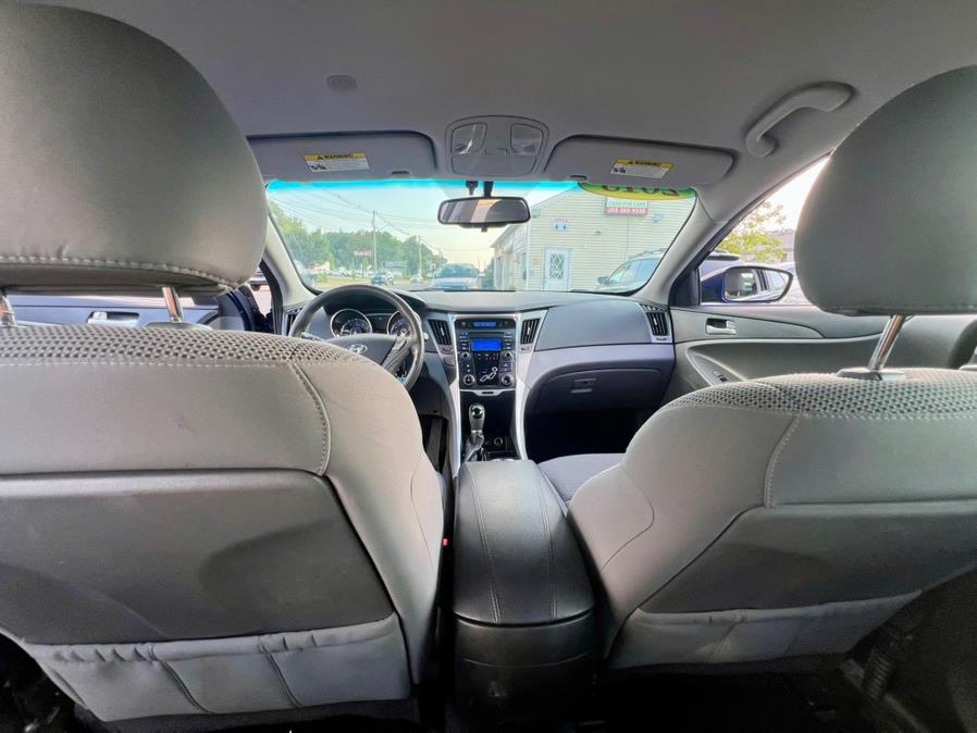 2013 Hyundai Sonata 4dr Sdn 2.4L Auto GLS, available for sale in Wallingford, Connecticut | Wallingford Auto Center LLC. Wallingford, Connecticut 2013 Hyundai Sonata 4dr Sdn 2.4L Auto GLS, available for sale in Wallingford, Connecticut | Wallingford Auto Center LLC. Wallingford, Connecticut