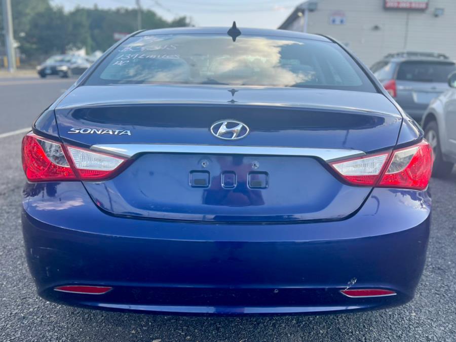 2013 Hyundai Sonata 4dr Sdn 2.4L Auto GLS, available for sale in Wallingford, Connecticut | Wallingford Auto Center LLC. Wallingford, Connecticut 2013 Hyundai Sonata 4dr Sdn 2.4L Auto GLS, available for sale in Wallingford, Connecticut | Wallingford Auto Center LLC. Wallingford, Connecticut