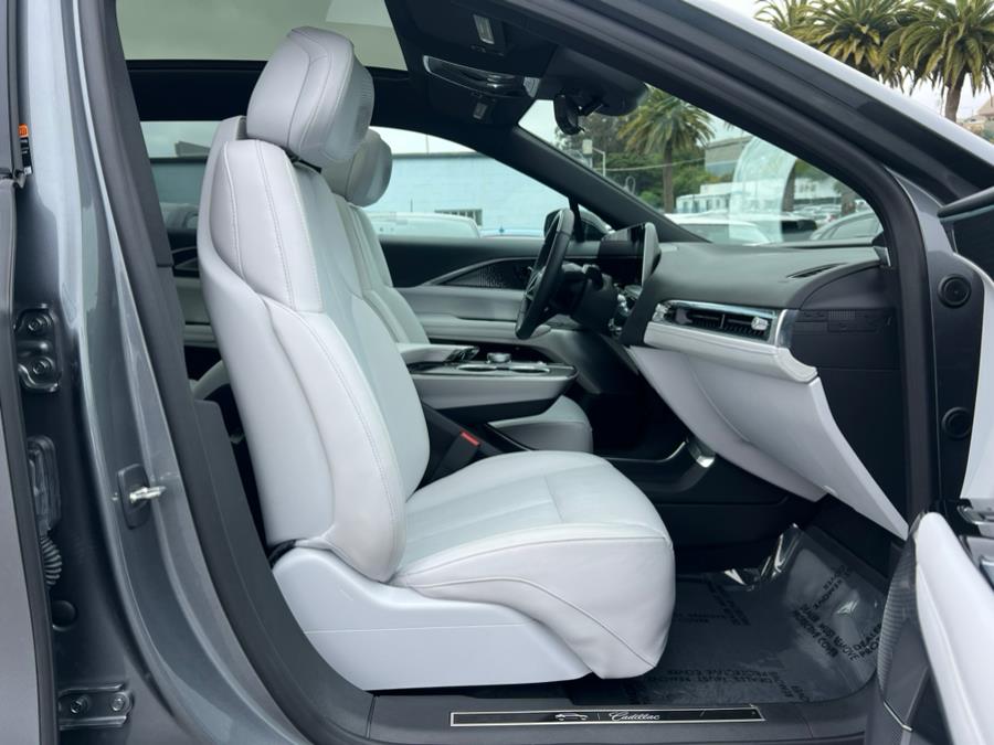 2023 Cadillac LYRIQ Debut Edition RWD, available for sale in Daly City, California | Green Light Auto Wholesale. Daly City, California 2023 Cadillac LYRIQ Debut Edition RWD, available for sale in Daly City, California | Green Light Auto Wholesale. Daly City, California