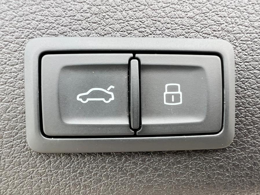 2022 Audi e-tron Premium Plus quattro, available for sale in Daly City, California | Green Light Auto Wholesale. Daly City, California 2022 Audi e-tron Premium Plus quattro, available for sale in Daly City, California | Green Light Auto Wholesale. Daly City, California