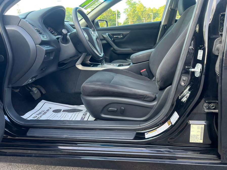 2014 Nissan Altima 4dr Sdn I4 2.5 S, available for sale in Swansea, Massachusetts | Gas On The Run. Swansea, Massachusetts 2014 Nissan Altima 4dr Sdn I4 2.5 S, available for sale in Swansea, Massachusetts | Gas On The Run. Swansea, Massachusetts