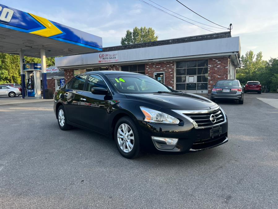 2014 Nissan Altima 4dr Sdn I4 2.5 S, available for sale in Swansea, Massachusetts | Gas On The Run. Swansea, Massachusetts 2014 Nissan Altima 4dr Sdn I4 2.5 S, available for sale in Swansea, Massachusetts | Gas On The Run. Swansea, Massachusetts