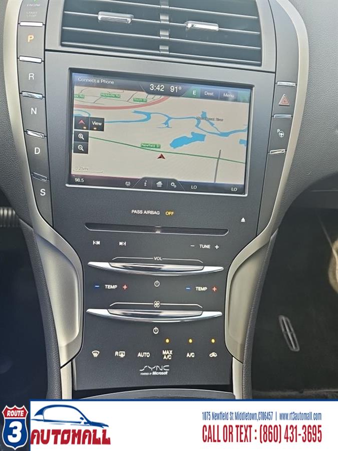 2013 Lincoln MKZ 4dr Sdn AWD, available for sale in Middletown, Connecticut | RT 3 AUTO MALL LLC. Middletown, Connecticut 2013 Lincoln MKZ 4dr Sdn AWD, available for sale in Middletown, Connecticut | RT 3 AUTO MALL LLC. Middletown, Connecticut