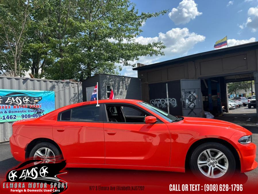 2019 Dodge Charger SXT photo 4
