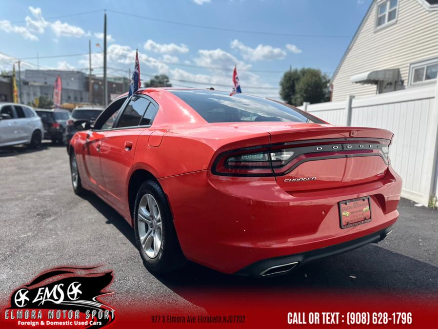 2019 Dodge Charger SXT photo 2