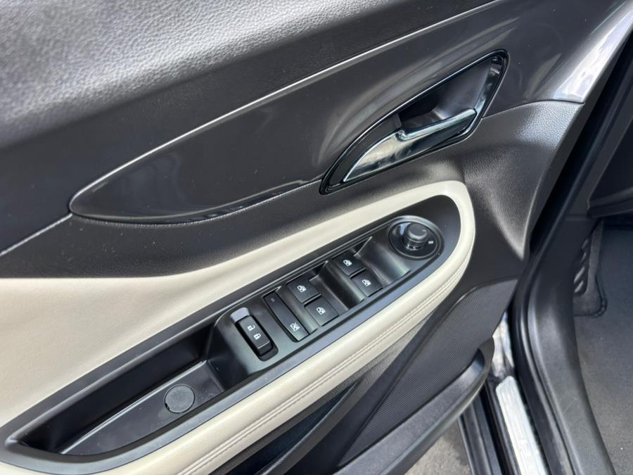 2017 Buick Encore AWD 4dr Essence, available for sale in New haven, Connecticut | Wilson Maturo Motors. New haven, Connecticut 2017 Buick Encore AWD 4dr Essence, available for sale in New haven, Connecticut | Wilson Maturo Motors. New haven, Connecticut