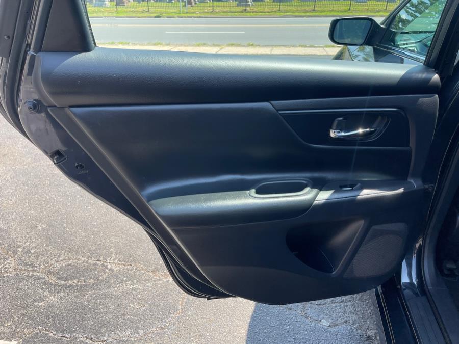 2016 Nissan Altima 4dr Sdn I4 2.5 S, available for sale in Bloomfield, Connecticut | AXA Car Sales and Repair LLC. Bloomfield, Connecticut 2016 Nissan Altima 4dr Sdn I4 2.5 S, available for sale in Bloomfield, Connecticut | AXA Car Sales and Repair LLC. Bloomfield, Connecticut