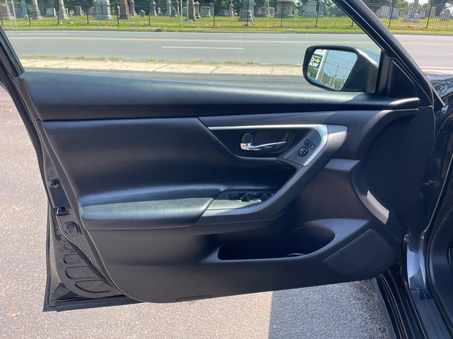 2016 Nissan Altima 4dr Sdn I4 2.5 S, available for sale in Bloomfield, Connecticut | AXA Car Sales and Repair LLC. Bloomfield, Connecticut 2016 Nissan Altima 4dr Sdn I4 2.5 S, available for sale in Bloomfield, Connecticut | AXA Car Sales and Repair LLC. Bloomfield, Connecticut