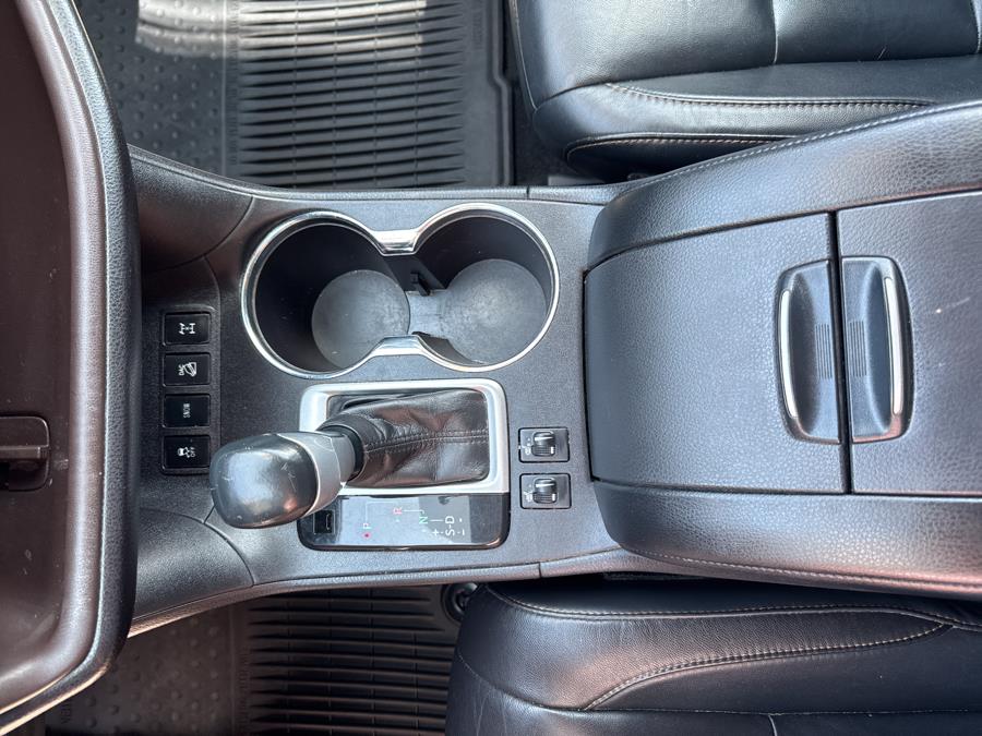 2016 Toyota Highlander AWD 4dr V6 XLE, available for sale in Waterbury, Connecticut | National Auto Brokers, Inc.. Waterbury, Connecticut 2016 Toyota Highlander AWD 4dr V6 XLE, available for sale in Waterbury, Connecticut | National Auto Brokers, Inc.. Waterbury, Connecticut