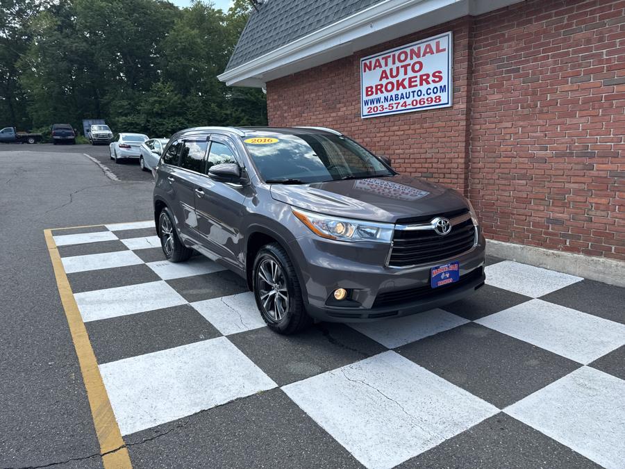 2016 Toyota Highlander AWD 4dr V6 XLE, available for sale in Waterbury, Connecticut | National Auto Brokers, Inc.. Waterbury, Connecticut 2016 Toyota Highlander AWD 4dr V6 XLE, available for sale in Waterbury, Connecticut | National Auto Brokers, Inc.. Waterbury, Connecticut