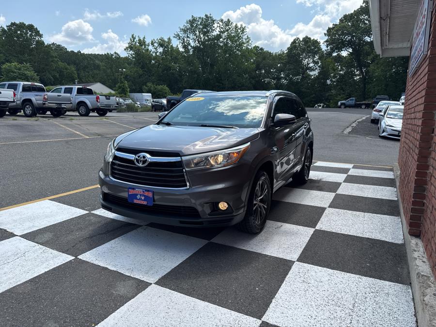 2016 Toyota Highlander AWD 4dr V6 XLE, available for sale in Waterbury, Connecticut | National Auto Brokers, Inc.. Waterbury, Connecticut 2016 Toyota Highlander AWD 4dr V6 XLE, available for sale in Waterbury, Connecticut | National Auto Brokers, Inc.. Waterbury, Connecticut