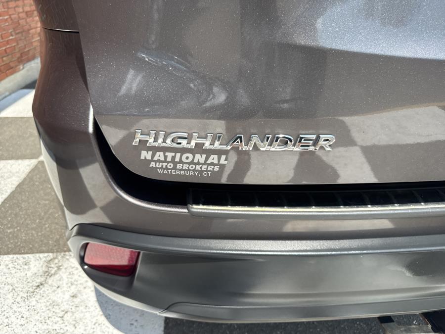 2016 Toyota Highlander AWD 4dr V6 XLE, available for sale in Waterbury, Connecticut | National Auto Brokers, Inc.. Waterbury, Connecticut 2016 Toyota Highlander AWD 4dr V6 XLE, available for sale in Waterbury, Connecticut | National Auto Brokers, Inc.. Waterbury, Connecticut