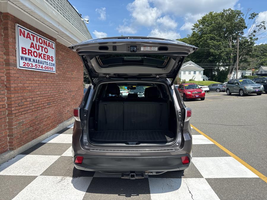 2016 Toyota Highlander AWD 4dr V6 XLE, available for sale in Waterbury, Connecticut | National Auto Brokers, Inc.. Waterbury, Connecticut 2016 Toyota Highlander AWD 4dr V6 XLE, available for sale in Waterbury, Connecticut | National Auto Brokers, Inc.. Waterbury, Connecticut