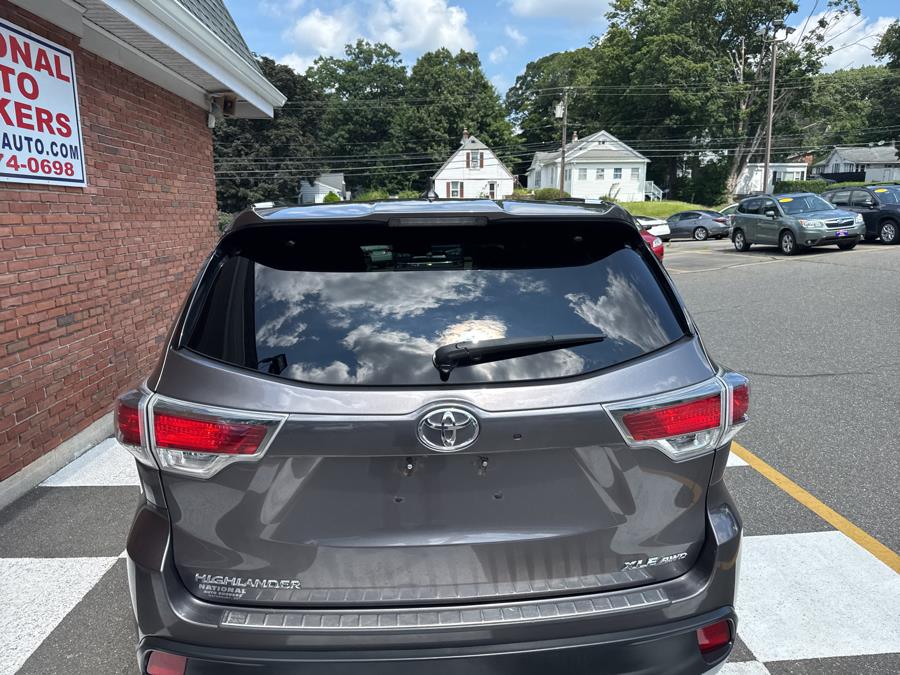 2016 Toyota Highlander AWD 4dr V6 XLE, available for sale in Waterbury, Connecticut | National Auto Brokers, Inc.. Waterbury, Connecticut 2016 Toyota Highlander AWD 4dr V6 XLE, available for sale in Waterbury, Connecticut | National Auto Brokers, Inc.. Waterbury, Connecticut