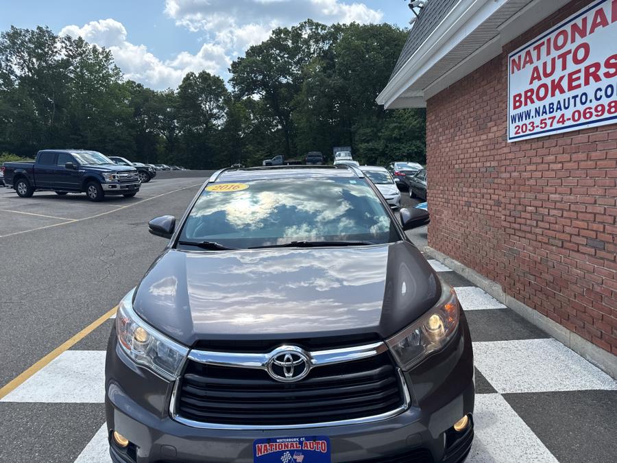 2016 Toyota Highlander AWD 4dr V6 XLE, available for sale in Waterbury, Connecticut | National Auto Brokers, Inc.. Waterbury, Connecticut 2016 Toyota Highlander AWD 4dr V6 XLE, available for sale in Waterbury, Connecticut | National Auto Brokers, Inc.. Waterbury, Connecticut