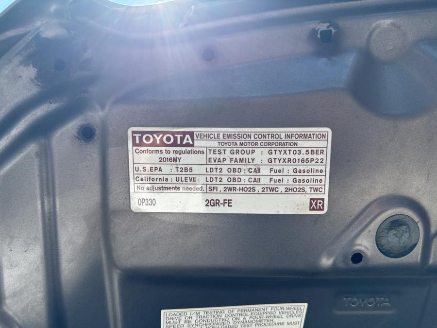 2016 Toyota Highlander AWD 4dr V6 XLE, available for sale in Waterbury, Connecticut | National Auto Brokers, Inc.. Waterbury, Connecticut 2016 Toyota Highlander AWD 4dr V6 XLE, available for sale in Waterbury, Connecticut | National Auto Brokers, Inc.. Waterbury, Connecticut