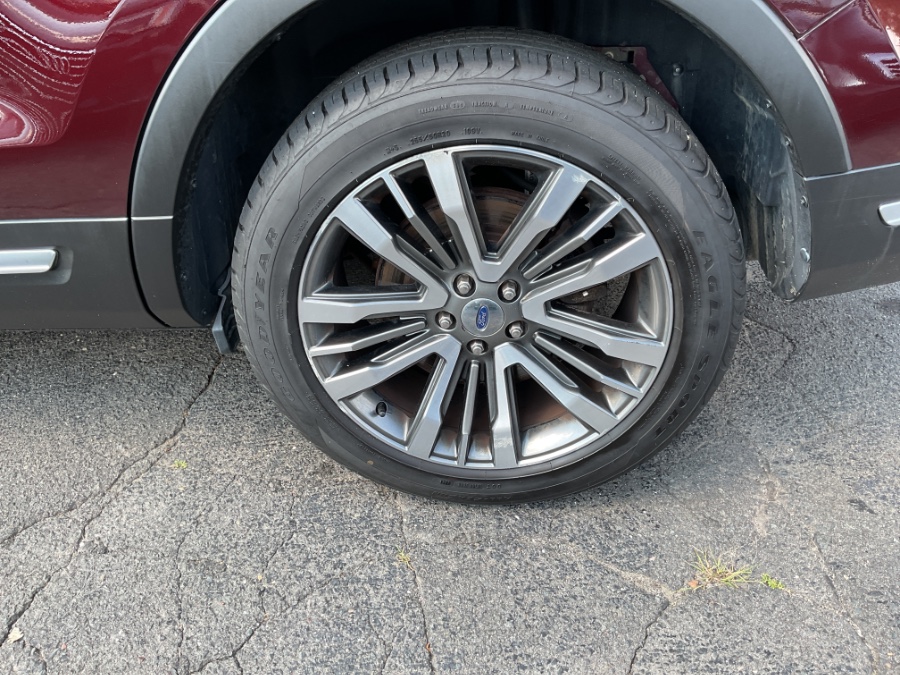 2018 Ford Explorer Platinum 4WD, available for sale in Waterbury, Connecticut | Jim Juliani Motors. Waterbury, Connecticut 2018 Ford Explorer Platinum 4WD, available for sale in Waterbury, Connecticut | Jim Juliani Motors. Waterbury, Connecticut