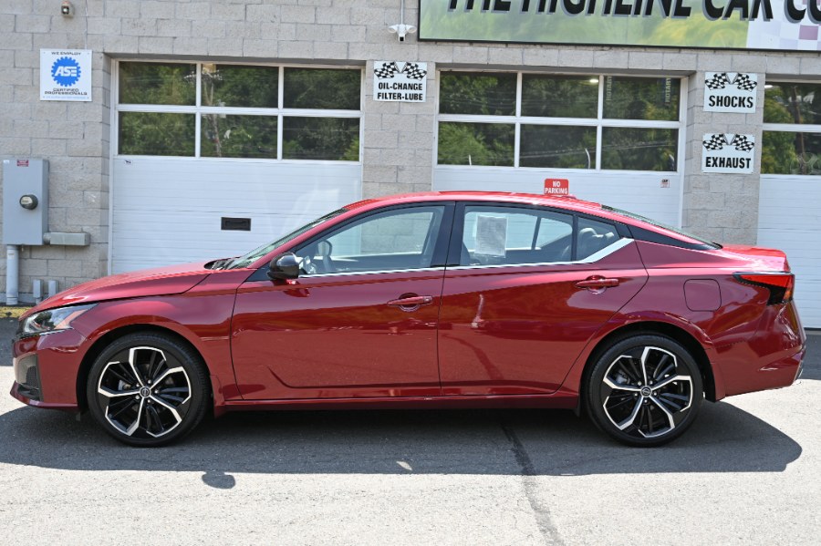2024 Nissan Altima 2.5 SR photo 3