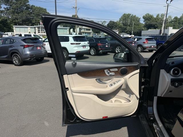 2018 Mercedes-benz Glc GLC 300, available for sale in Stratford, Connecticut | Wiz Leasing Inc. Stratford, Connecticut 2018 Mercedes-benz Glc GLC 300, available for sale in Stratford, Connecticut | Wiz Leasing Inc. Stratford, Connecticut