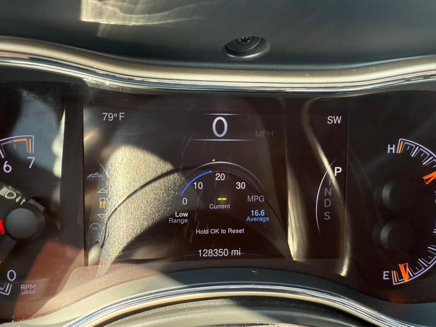 2015 Jeep Grand Cherokee 4WD 4dr Limited, available for sale in Bridgeport, Connecticut | CT Auto. Bridgeport, Connecticut 2015 Jeep Grand Cherokee 4WD 4dr Limited, available for sale in Bridgeport, Connecticut | CT Auto. Bridgeport, Connecticut