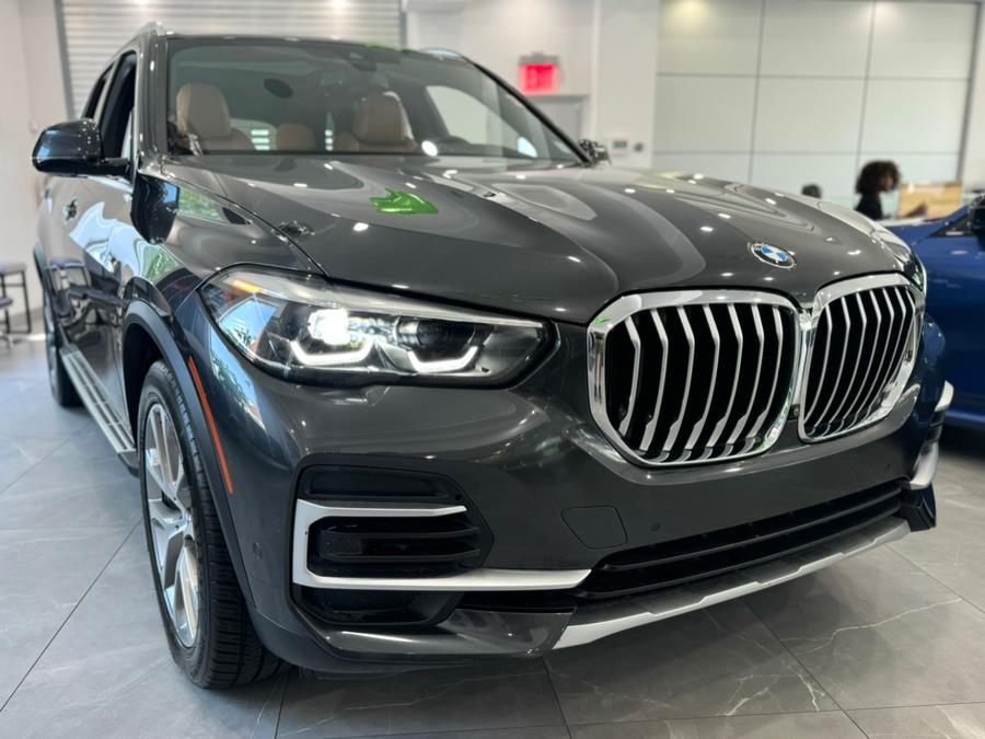 2022 BMW X5 sDrive40i Sports Activity Vehicle, available for sale in Franklin Square, New York | Luxury Motor Club. Franklin Square, New York 2022 BMW X5 sDrive40i Sports Activity Vehicle, available for sale in Franklin Square, New York | Luxury Motor Club. Franklin Square, New York