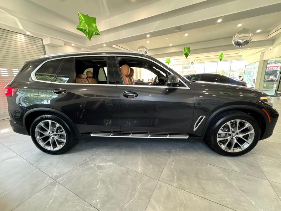 2022 BMW X5 sDrive40i Sports Activity Vehicle, available for sale in Franklin Square, New York | Luxury Motor Club. Franklin Square, New York 2022 BMW X5 sDrive40i Sports Activity Vehicle, available for sale in Franklin Square, New York | Luxury Motor Club. Franklin Square, New York