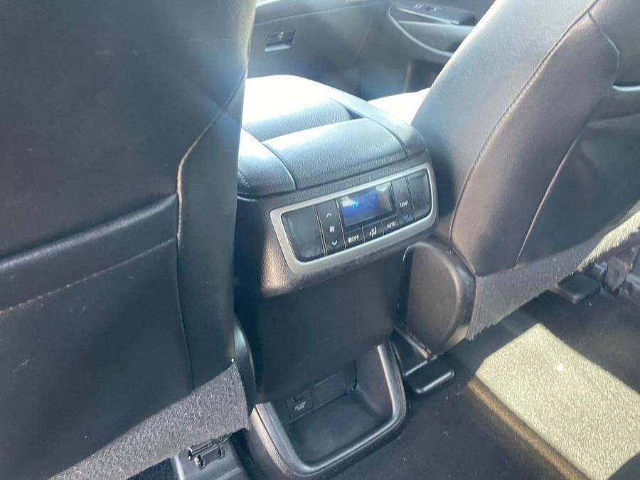 2017 Toyota Highlander XLE V6 AWD (Natl), available for sale in Worcester, Massachusetts | Sophia's Auto Sales Inc. Worcester, Massachusetts 2017 Toyota Highlander XLE V6 AWD (Natl), available for sale in Worcester, Massachusetts | Sophia's Auto Sales Inc. Worcester, Massachusetts