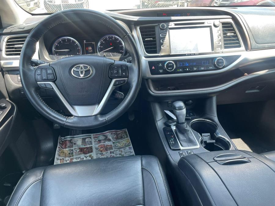 2017 Toyota Highlander XLE V6 AWD (Natl), available for sale in Worcester, Massachusetts | Sophia's Auto Sales Inc. Worcester, Massachusetts 2017 Toyota Highlander XLE V6 AWD (Natl), available for sale in Worcester, Massachusetts | Sophia's Auto Sales Inc. Worcester, Massachusetts