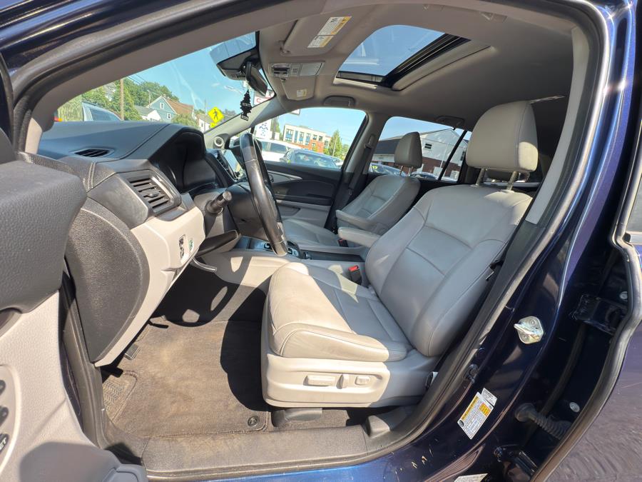 2019 Honda Pilot EX-L AWD, available for sale in Manchester, Connecticut | Carsonmain LLC. Manchester, Connecticut 2019 Honda Pilot EX-L AWD, available for sale in Manchester, Connecticut | Carsonmain LLC. Manchester, Connecticut