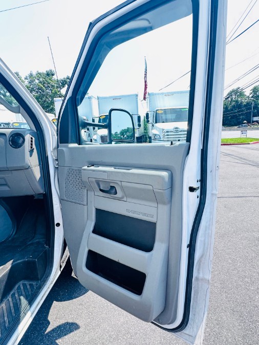 2017 Ford E-Series Cutaway 16FT DRY BOX + V8 GASOLINE +NO CDL, available for sale in South Amboy, New Jersey | NJ Truck Spot. South Amboy, New Jersey 2017 Ford E-Series Cutaway 16FT DRY BOX + V8 GASOLINE +NO CDL, available for sale in South Amboy, New Jersey | NJ Truck Spot. South Amboy, New Jersey