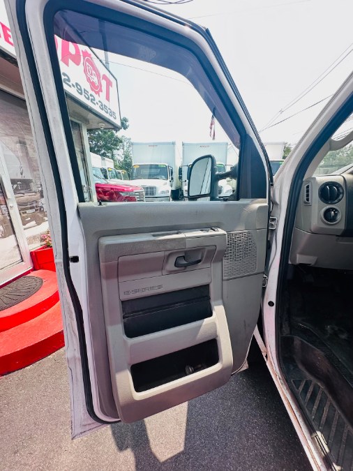 2017 Ford E-Series Cutaway 16FT DRY BOX + V8 GASOLINE +NO CDL, available for sale in South Amboy, New Jersey | NJ Truck Spot. South Amboy, New Jersey 2017 Ford E-Series Cutaway 16FT DRY BOX + V8 GASOLINE +NO CDL, available for sale in South Amboy, New Jersey | NJ Truck Spot. South Amboy, New Jersey