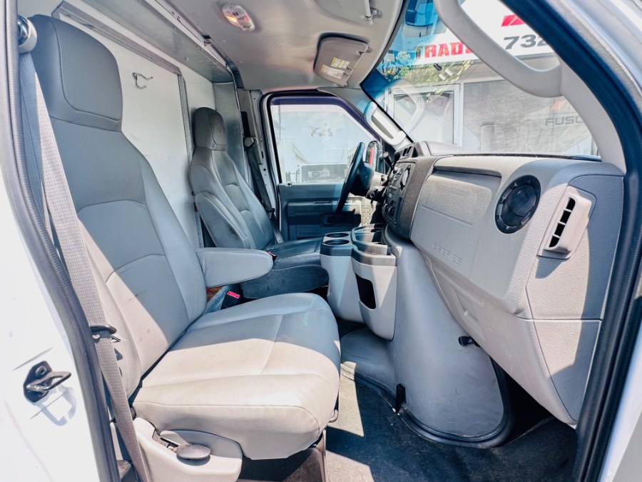 2017 Ford E-Series Cutaway 16FT DRY BOX + V8 GASOLINE +NO CDL, available for sale in South Amboy, New Jersey | NJ Truck Spot. South Amboy, New Jersey 2017 Ford E-Series Cutaway 16FT DRY BOX + V8 GASOLINE +NO CDL, available for sale in South Amboy, New Jersey | NJ Truck Spot. South Amboy, New Jersey