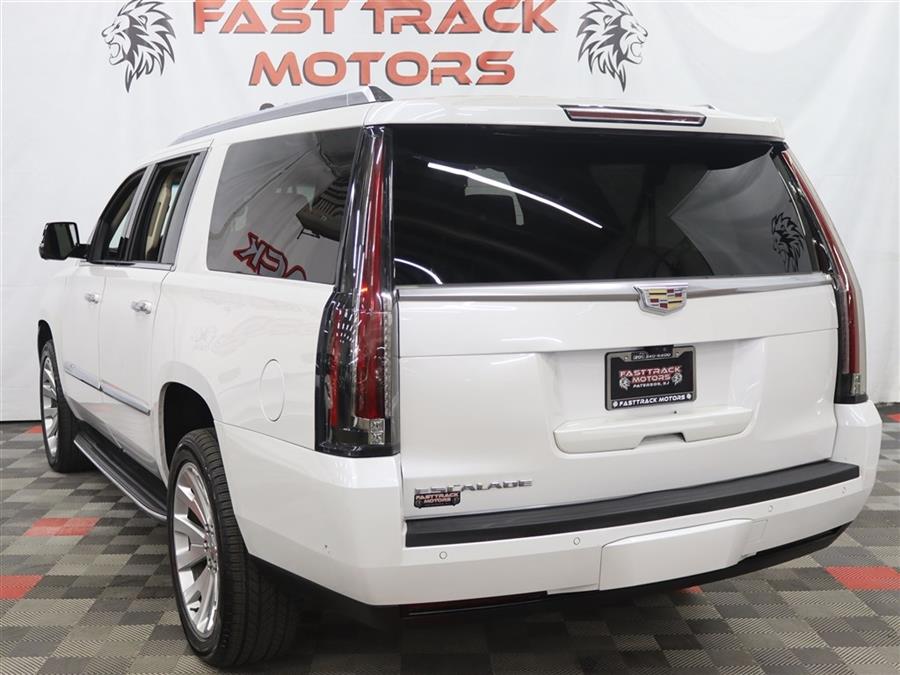 2019 Cadillac Escalade ESV Luxury photo 4