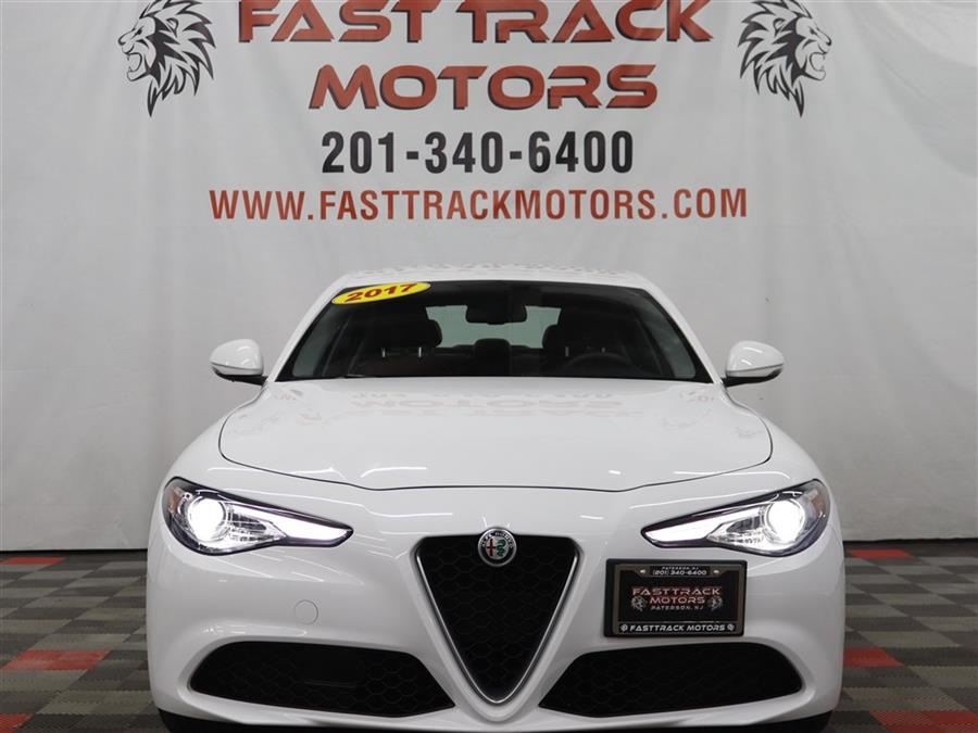 2017 Alfa Romeo Giulia Q4 photo 2