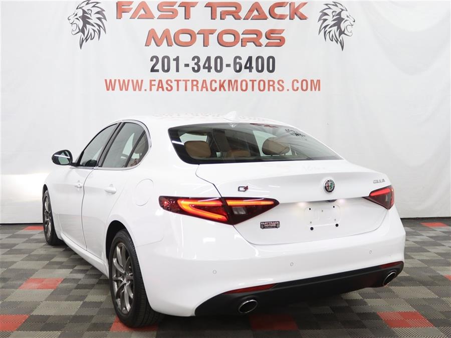 2017 Alfa Romeo Giulia Q4 photo 4